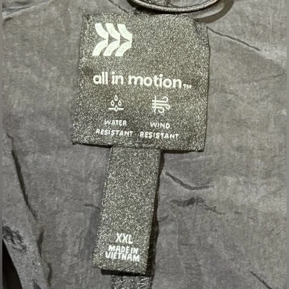 all in motion Women’s Black Cropped Pullover Windbreaker with Pockets Hiking